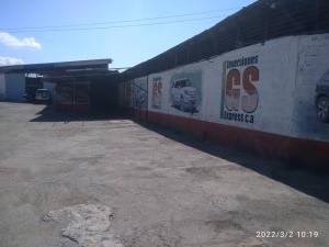 Terreno con galpones y casa en venta Maracay