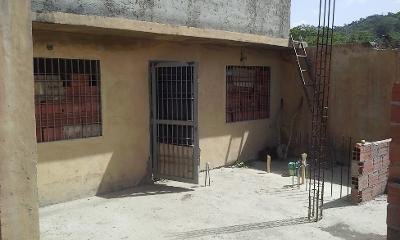 TERRENO propio, con RIO pie de Calle 12.400 Mts2 a 35 mint de Caracas y 5 mint de Guatire