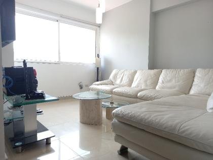 Apartamento amoblado y equipado en Res. Portales de Shalimar. Urb. La Trigaleña.