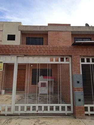 TOWNHOUSE Naguanagua Urb. Quintas del Norte