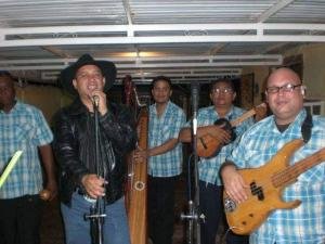 CONJUNTO CRIOLLO DE MUSICA LLANERA RENACER LLANERO ARPA CUATRO Y MARACAS EN VIVO